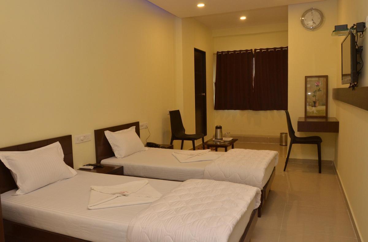 Hotel Ambience Sarkhej Eksteriør billede