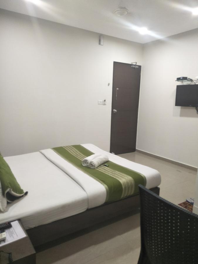 Hotel Ambience Sarkhej Eksteriør billede